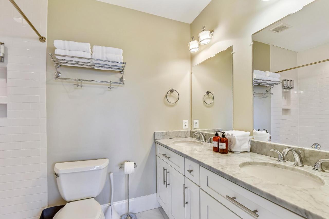 Edgewood Guesthouse Apartment Unit Washington Eksteriør bilde